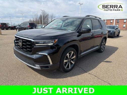Black 2024 Honda Pilot Touring