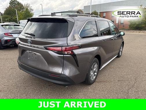2022 Toyota Sienna XLE