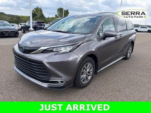 2022 Toyota Sienna XLE
