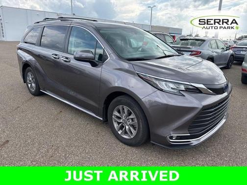 2022 Toyota Sienna XLE