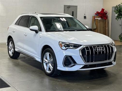 2021 Audi Q3 45 S line Premium