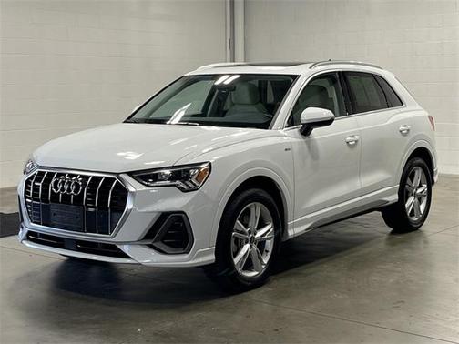 2021 Audi Q3 45 S line Premium