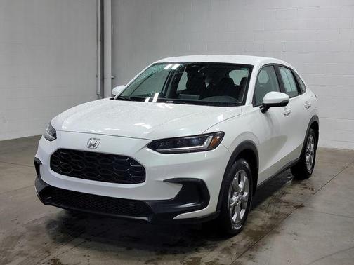 Platinum White Pearl 2025 Honda HR-V LX