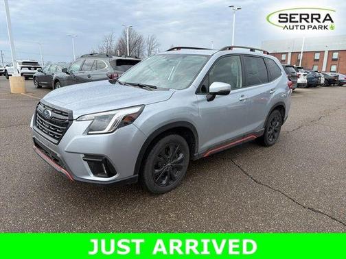 Ice Silver Metallic 2022 Subaru Forester Sport