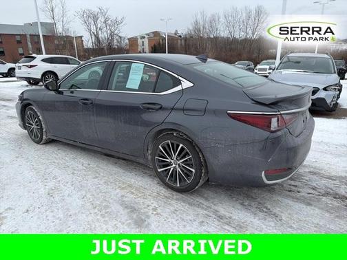 2024 Lexus ES 300h 300H