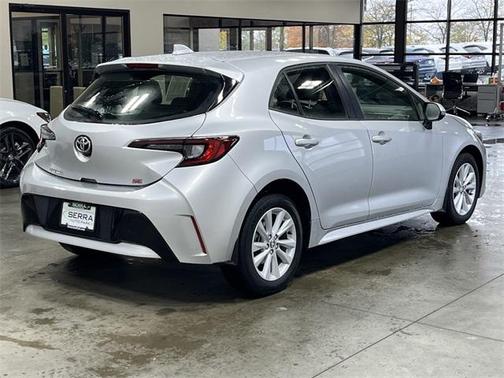 2024 Toyota Corolla Hatchback SE