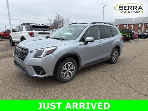 Ice Silver Metallic 2023 Subaru Forester Premium