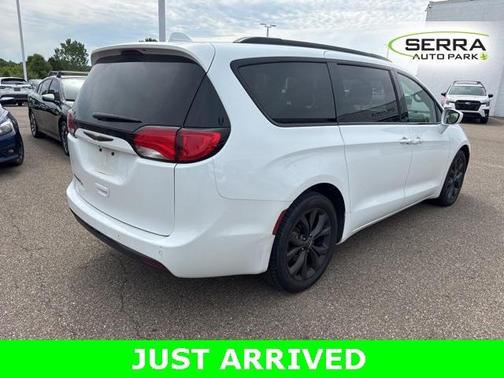 2020 Chrysler Pacifica Touring-L Plus