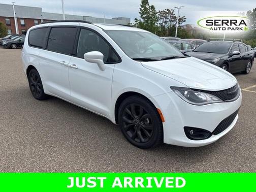 2020 Chrysler Pacifica Touring-L Plus