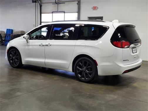 2020 Chrysler Pacifica Touring-L Plus