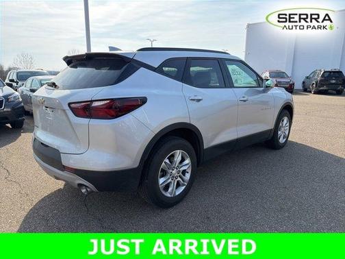Silver Ice Metallic 2020 Chevrolet Blazer 2LT