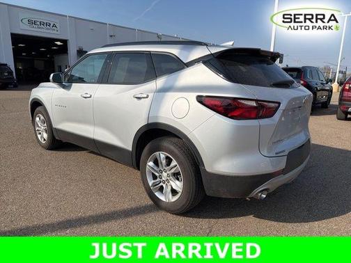 Silver Ice Metallic 2020 Chevrolet Blazer 2LT
