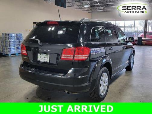 Pitch Black Clearcoat 2019 Dodge Journey SE Value Package