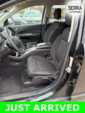 Pitch Black Clearcoat 2019 Dodge Journey SE Value Package