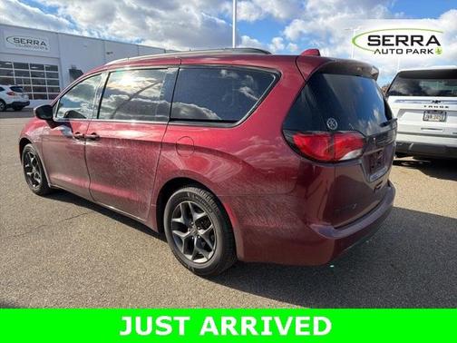 2018 Chrysler Pacifica Touring-L