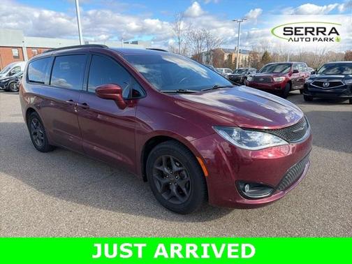 2018 Chrysler Pacifica Touring-L