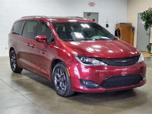 2018 Chrysler Pacifica Touring-L