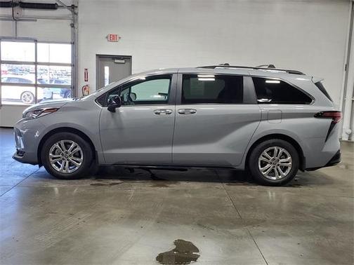 2023 Toyota Sienna XSE