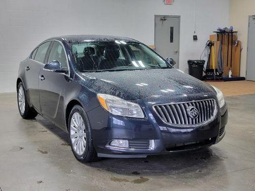 2013 Buick Regal Premium 1