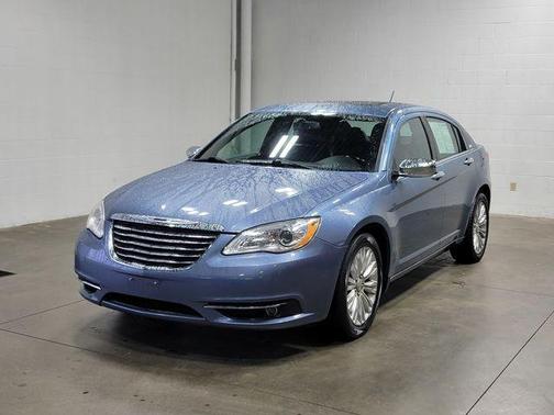 Sapphire Crystal Clearcoat Metallic 2011 Chrysler 200 Limited