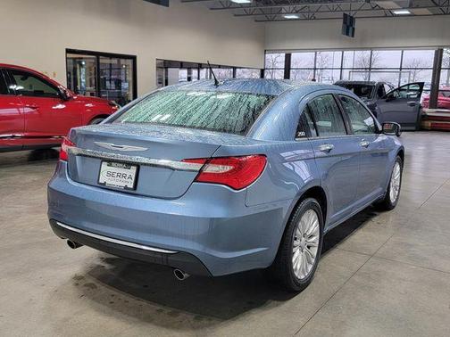 Sapphire Crystal Clearcoat Metallic 2011 Chrysler 200 Limited