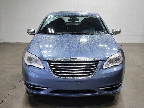 Sapphire Crystal Clearcoat Metallic 2011 Chrysler 200 Limited