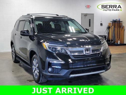 Crystal Black Pearl 2022 Honda Pilot EX-L