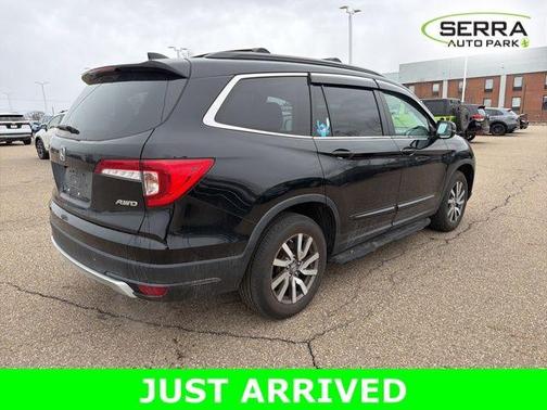 Crystal Black Pearl 2022 Honda Pilot EX-L