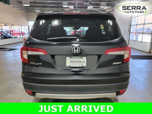 Crystal Black Pearl 2022 Honda Pilot EX-L