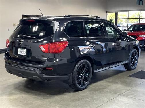 2018 Nissan Pathfinder SL
