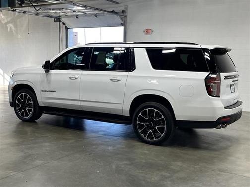 2024 Chevrolet Suburban RST
