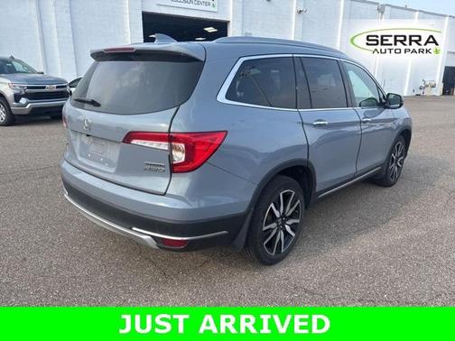 2022 Honda Pilot Touring 7-Passenger