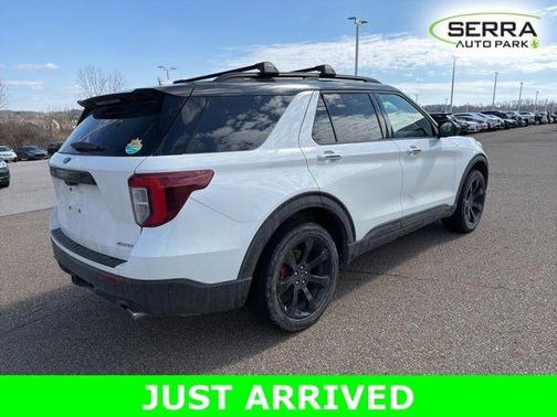 Star White 2022 Ford Explorer ST-Line