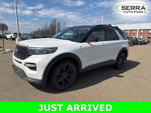 Star White 2022 Ford Explorer ST-Line