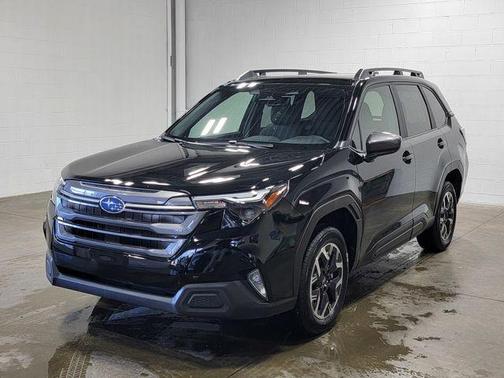Crystal Black Silica 2025 Subaru Forester Premium
