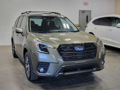 Autumn Green Metallic 2023 Subaru Forester Premium