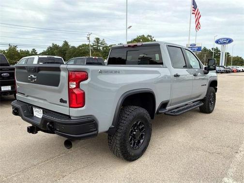 2024 Chevrolet Silverado 2500 4WD Crew Cab Standard Bed ZR2