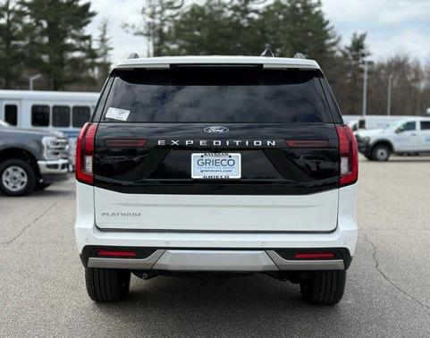 Star White Metallic Tri-Coat 2026 Ford Expedition Platinum