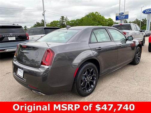 2023 Chrysler 300 Touring