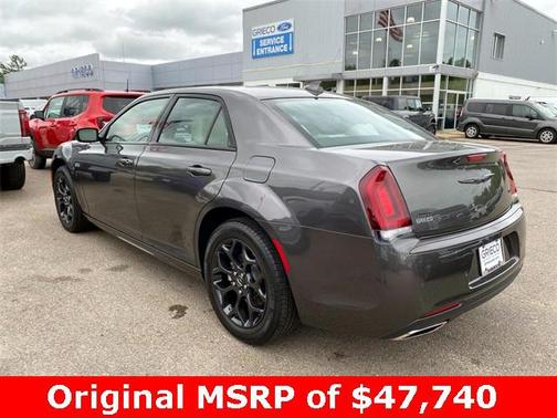 2023 Chrysler 300 Touring