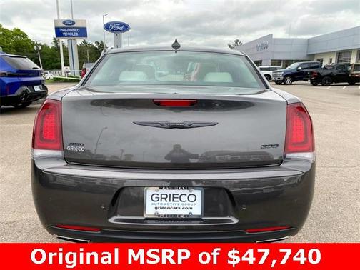 2023 Chrysler 300 Touring