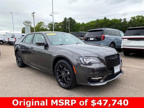 2023 Chrysler 300 Touring