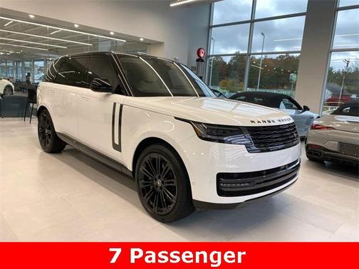 2025 Land Rover Range Rover P530 SE 7 Seat
