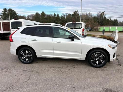 2021 Volvo XC60 T5 R-Design