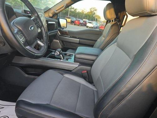 2023 Ford F-150 Lightning LARIAT