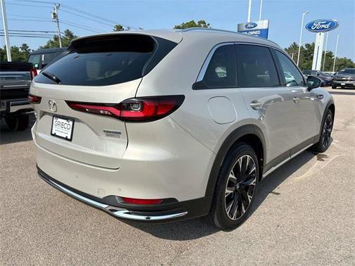2024 Mazda CX-90 PHEV Premium Plus