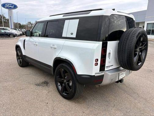 2024 Land Rover Defender 110 P300