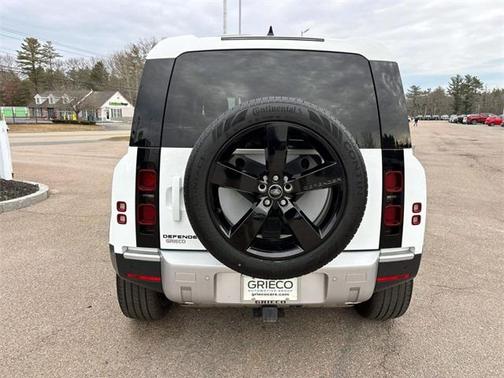 2024 Land Rover Defender 110 P300