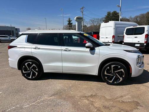 2022 Mitsubishi Outlander SEL Special Edition S-AWC
