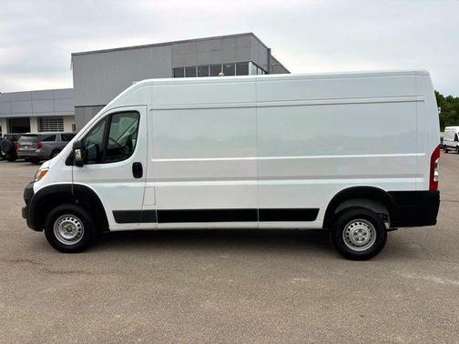Bright White Clearcoat 2025 RAM ProMaster 2500 Tradesman